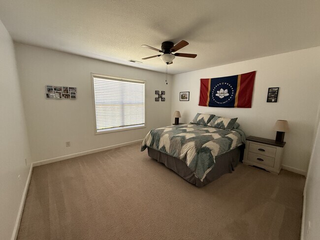 Building Photo - 145 Broadleaf Dr