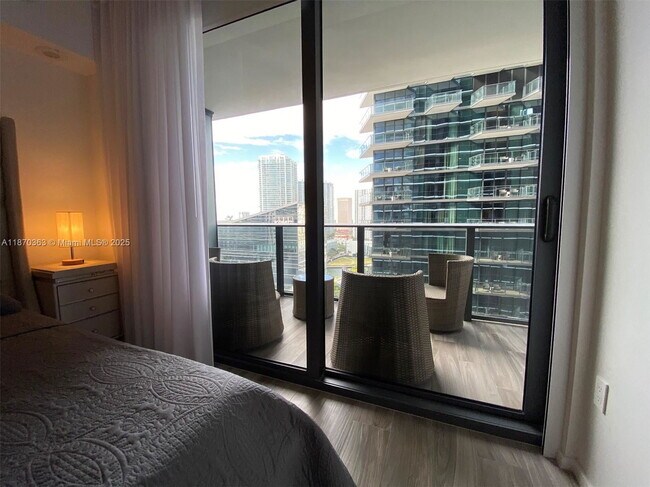 Building Photo - 801 S Miami Ave