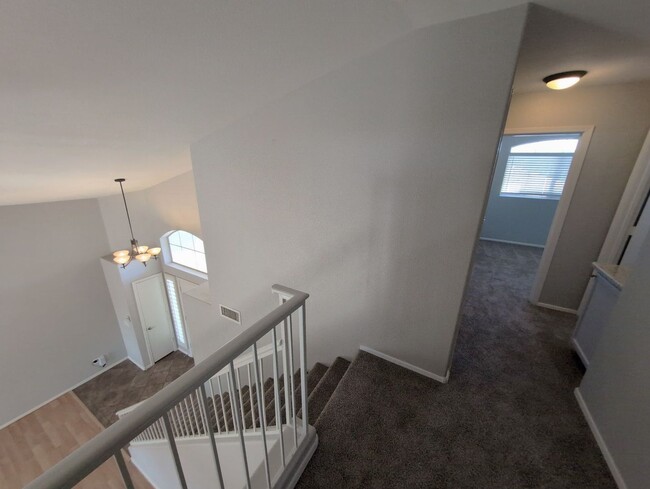 Building Photo - 3 Bedroom Home in the Clemente Ranch Commu...