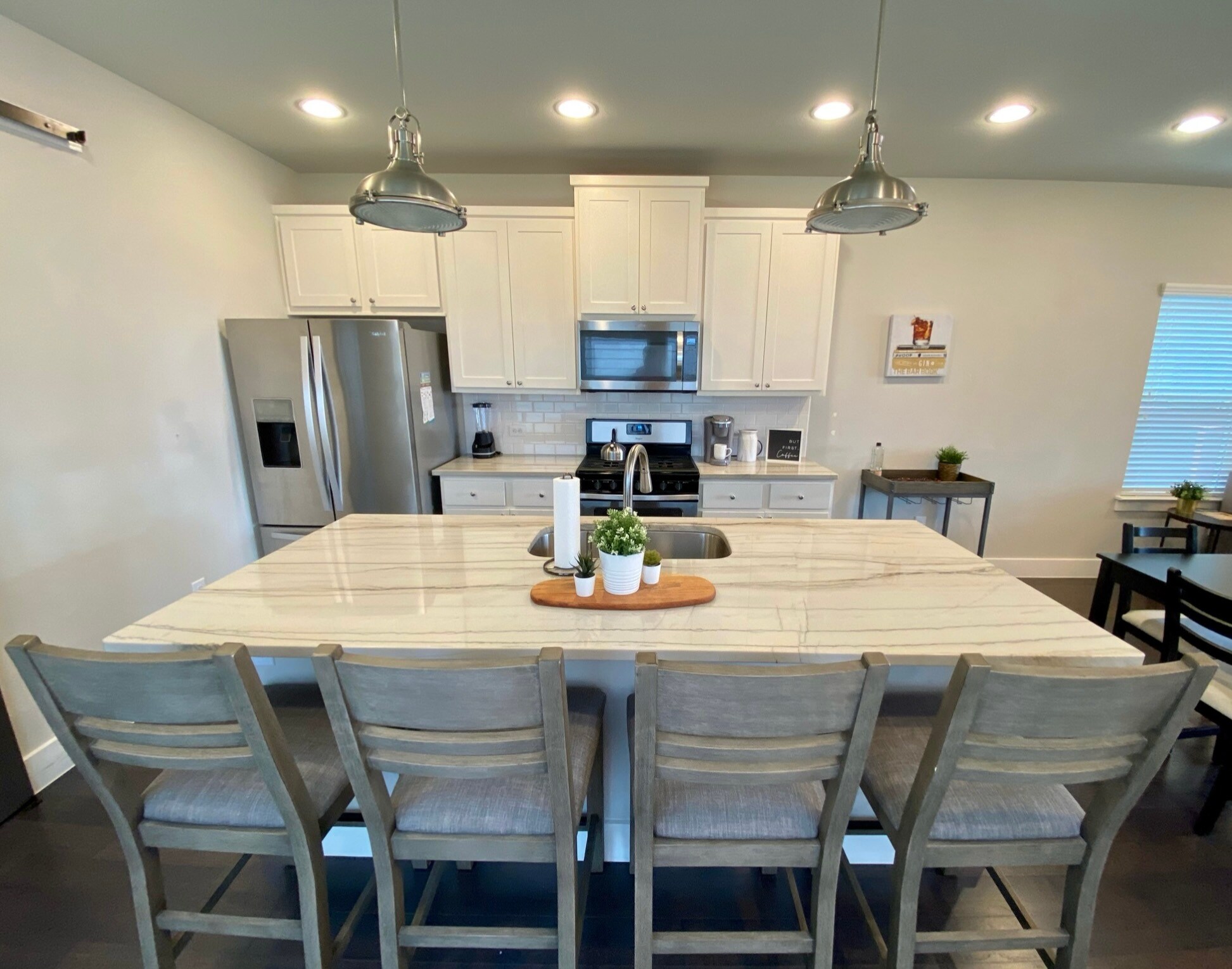 Building Photo - 509 Elmhurst Ave