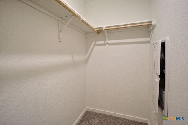 Building Photo - 3748 Axis Hl St