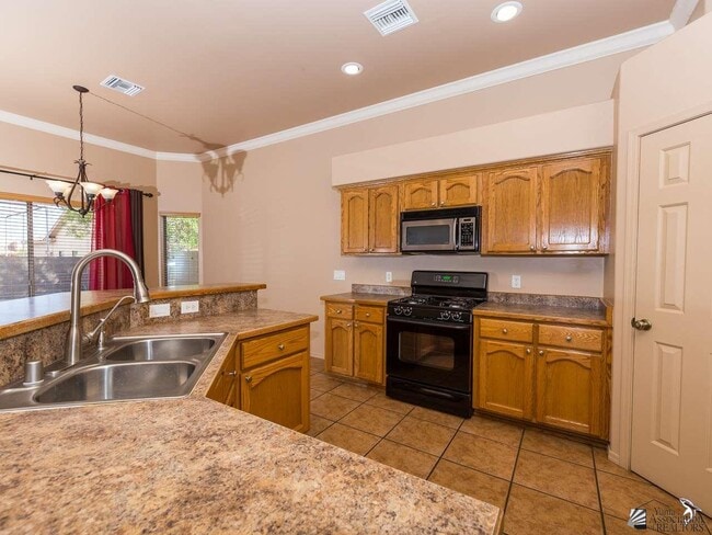 Building Photo - 10392 E 39th Pl