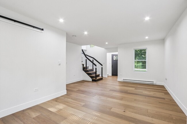 Building Photo - 732 Warrior Dr