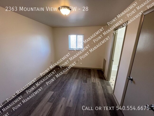 Building Photo - 2363 Mountain View Terrace SW