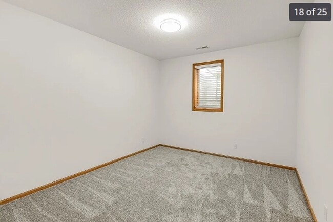 Building Photo - Newly Remodel 3 bed house - Rent $3k per m...