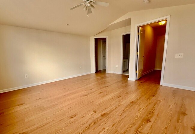 Building Photo - 6130 Stonehenge Pl
