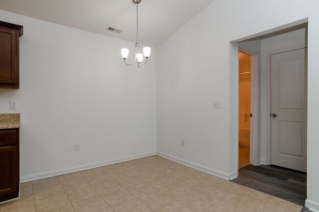 Building Photo - 4429 Jay Bird Cir