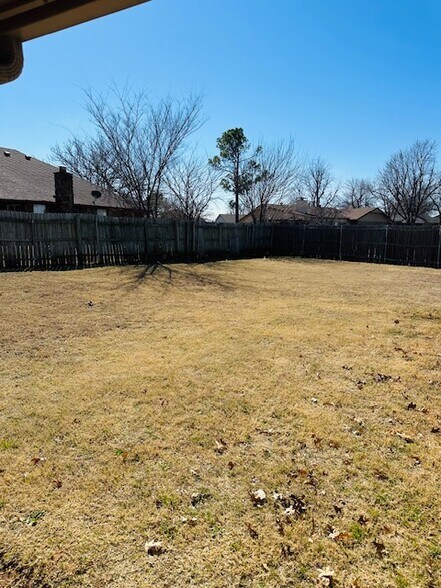 Building Photo - 600 Fire Light Dr