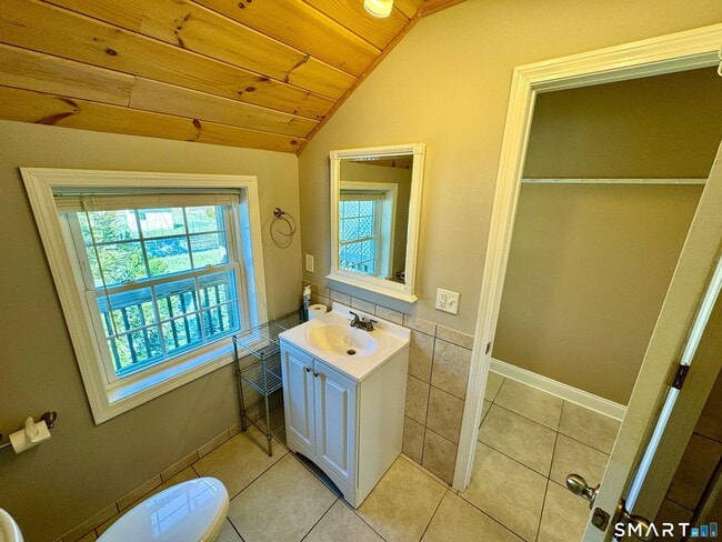 Building Photo - 114 Meadow Lark Ln