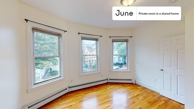 Building Photo - Room in Shared 3 bed/1 bath home