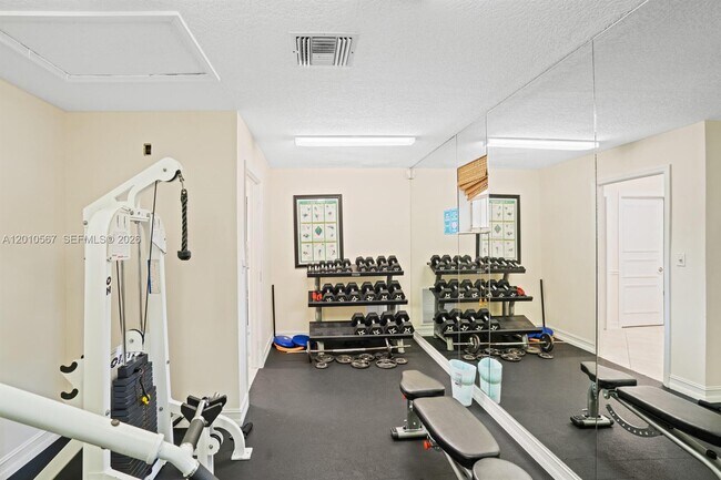 Building Photo - 6364 La Costa Dr