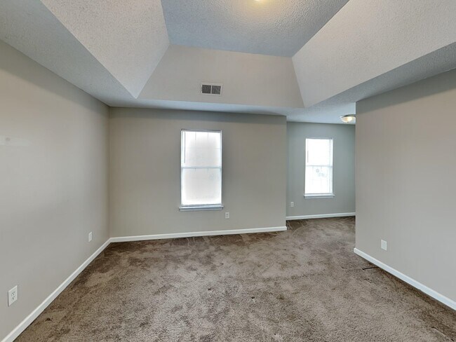 Building Photo - 5657 Wolf Pack Dr