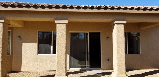 Building Photo - 4901 Oro Ln