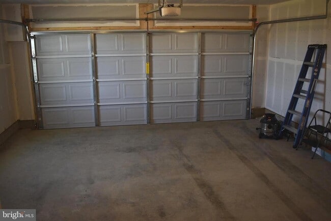 Building Photo - 224 Swan Fld Ave