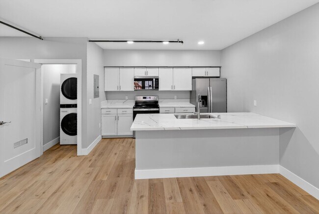 Building Photo - 1520 Independence Way