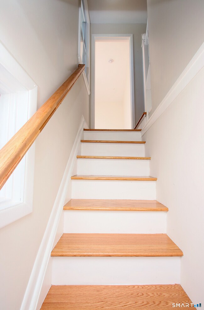 Building Photo - 11 Sable St