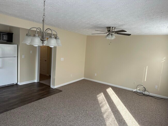 Building Photo - 1021 Excel Ct