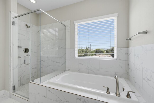 Building Photo - 12080 East Fwy
