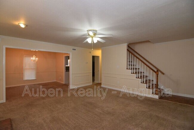 Building Photo - 490 Pheasant Run Dr