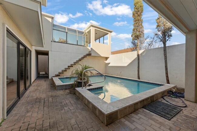 Building Photo - 1201 Autrey St