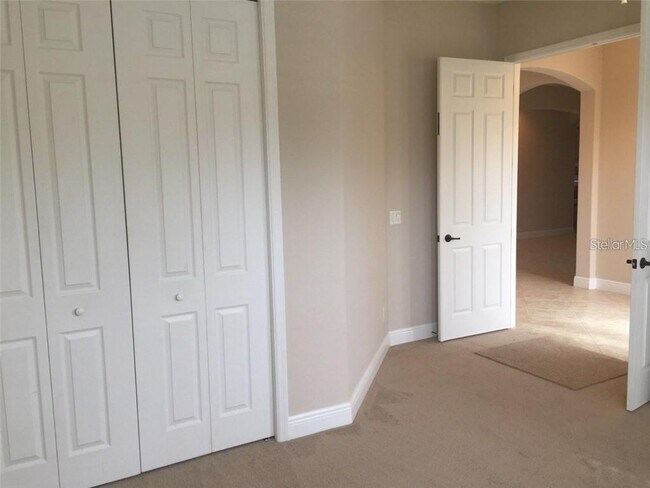 Building Photo - 5570 Rock Dove Dr