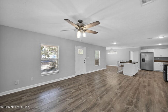 Building Photo - 133 Cll Menendez