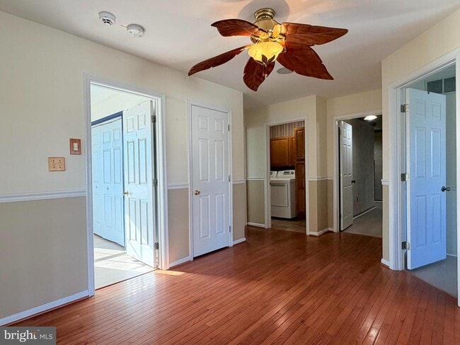 Building Photo - 15 Moonlight Ct