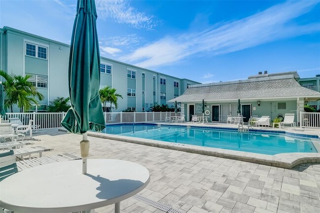 Building Photo - 1706 Belleair Forest Dr