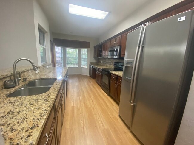 Building Photo - 1804 SW 65th Dr