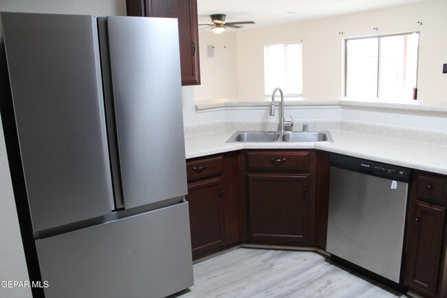 Building Photo - 14313 Island Point Dr