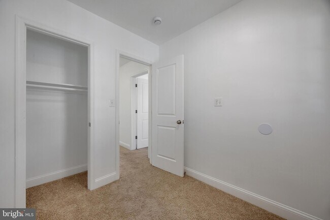 Building Photo - 458 Oakwood St SE