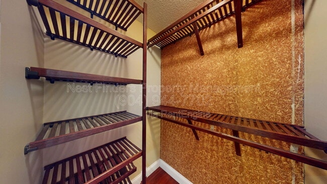 Building Photo - 12947 Tree Wy Ct N