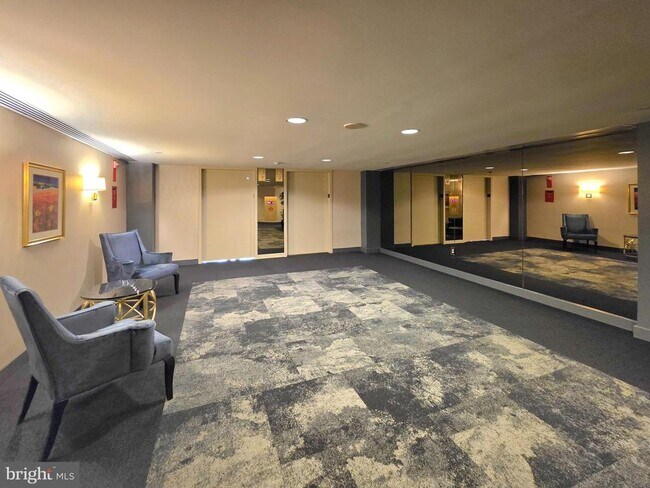 Building Photo - 1530 Key Blvd