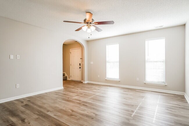 Building Photo - 4409 Cobble Creek Ln