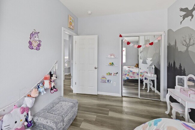 Building Photo - Spacious 4-Bedroom Home with Fenced Yard, 2-Car Garage & Scenic Views in Cheyenne Meadows