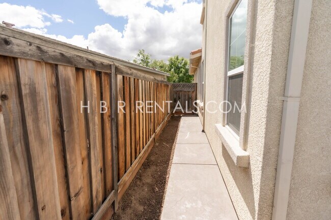 Building Photo - Questa Village - Mountain House- Spacious & Stylish 5-Bedroom Retreat in Mountain House – 3.5 Bat...