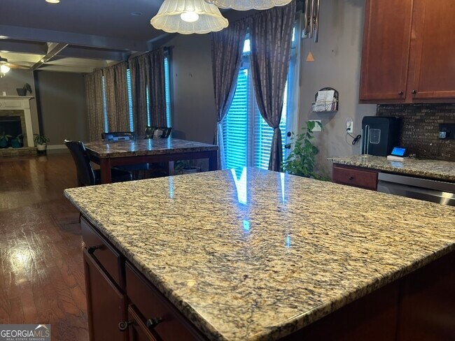 Building Photo - 1525 Thunder Gulch Pass