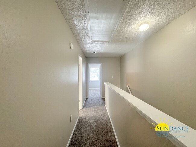 Building Photo - Newly Renovated 2BR/1.5BA Townhouse in For...
