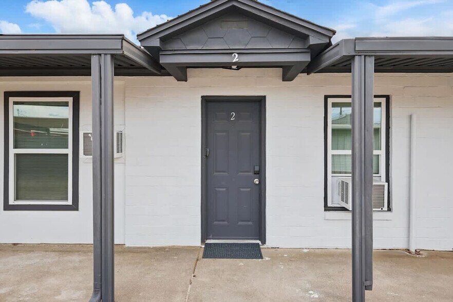 Building Photo - 2336 Minnie St