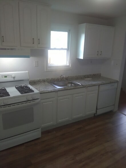 KITCHEN - 324 Fisher Avenue