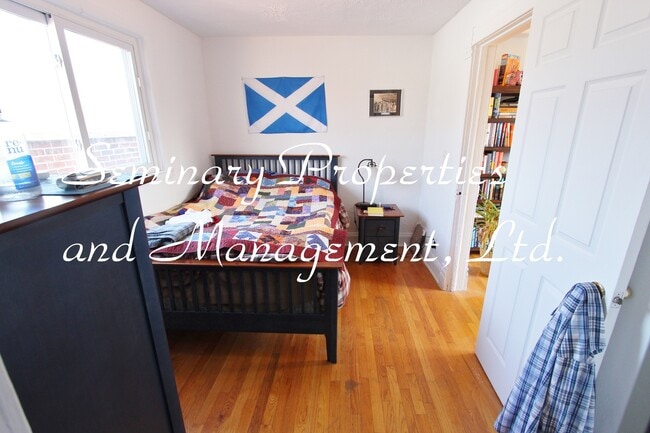 Building Photo - 3311 N Hoyne Ave