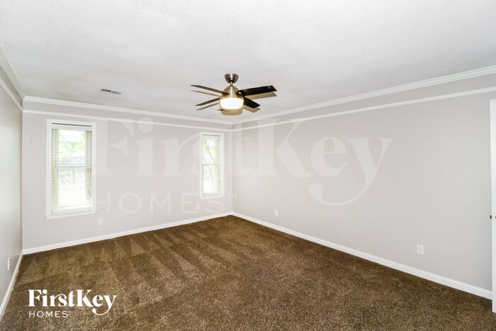 Building Photo - 3707 Oak Forest Dr
