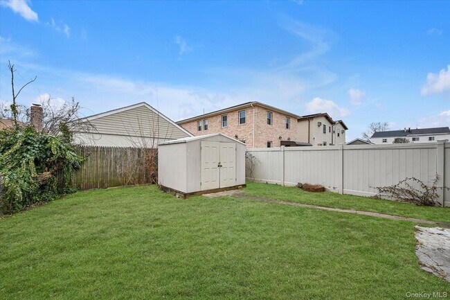 Building Photo - 130-20 142nd St