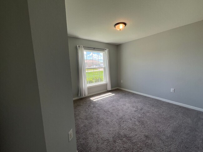 Building Photo - 5547 SE 91st Pl