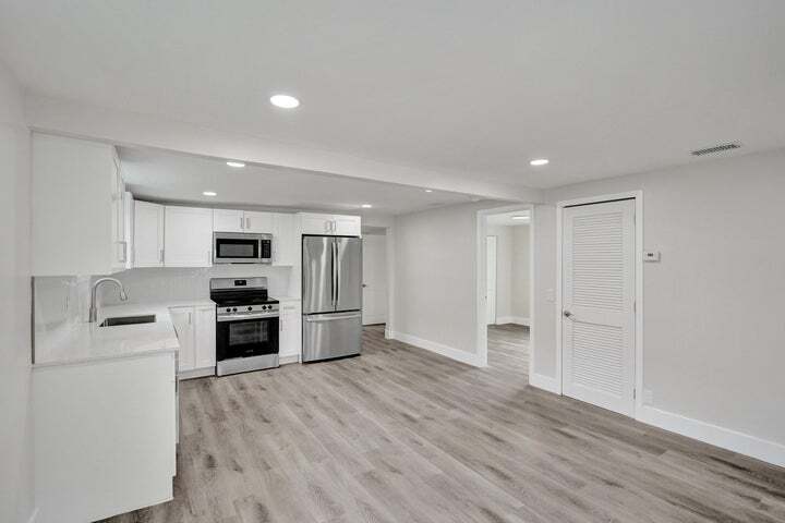 Building Photo - 238 SW 10th Ave