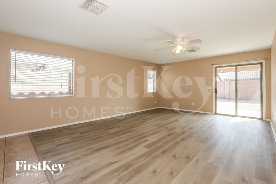 Building Photo - 1671 Maddison Cir