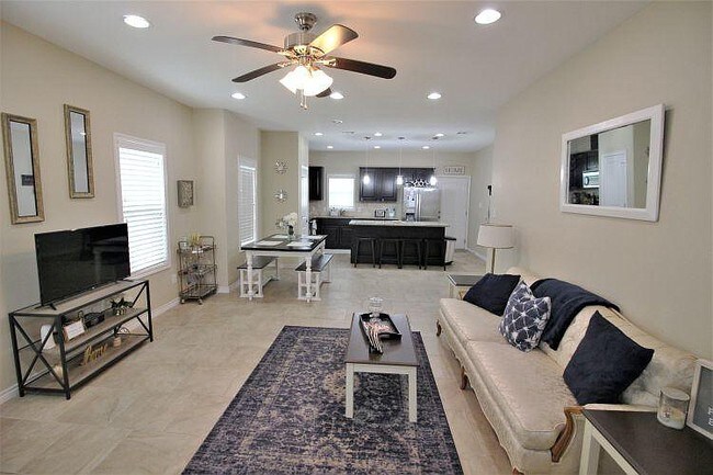 Building Photo - 314 Fairway Dr