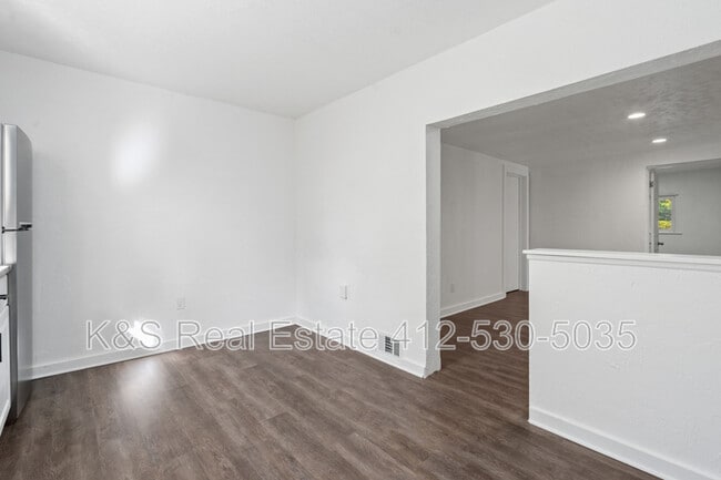Building Photo - 922 Hill Ave