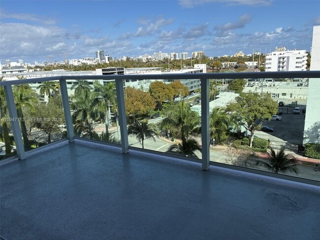 Building Photo - 1000 West Ave