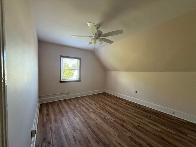 Building Photo - 347 Avenue C